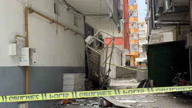 Birecik’te Asansör Faciası: İşçi Balkon Demirinde Asılı Kaldı