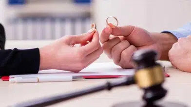 Yargıtay hükmetti: Sürekli iş değiştirmek boşanma sebebi