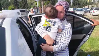 Kilitli Araçta Mahsur Kalan 1,5 Yaşındaki Çocuk Kurtarıldı