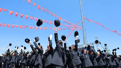 Sivas'ta Gurur Günü! Geleceğin Kahramanları Yemin Etti, Gökyüzü Keplerle Renklendi!