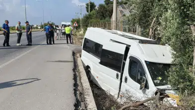Kaçırdığı minibüsle kaza yapıp öldü