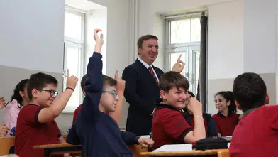Vali Aydoğdu Kendisini Davet Eden Öğrenciyi Unutmadı