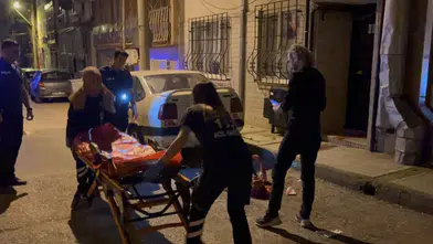 Psikolojik sorunları olan adam hem kendini hem annesini bıçakladı