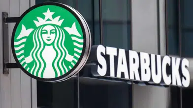 Starbucks'ta kampanya krizi: CEO'su kovuldu, tüm şubeleri kapatılacak