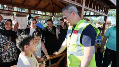 Başkan Adem Uzun Sıcak Çermik’te Vatandaşlarla Buluştu