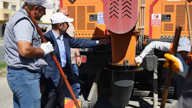 Şarkışla Belediyesi'nden 2.4 Milyonluk Dev Yatırım: Asfalt Robotu İş Başında