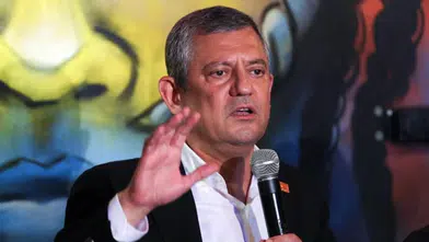 Özgür Özel "Yürüyüş Partisi" isminden vazgeçti