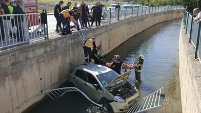 Sulama Kanalına Düşen Otomobilde Can Pazarı Yaşandı!