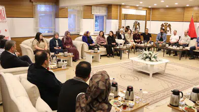 Fatih Erdoğan, Köy Okulu Öğretmenleriyle “Kalemden Kelama” Programında Bir Araya Geldi