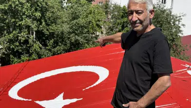 Sivas’ta Çatısına Türk Bayrağı Çizen Usta, Milli Gururunu Evinin Üzerinde Yaşatıyor