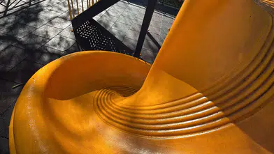 Vicdansızlığın Bu Kadarı! Çocuk Parkına Bidonlarla O Şey...