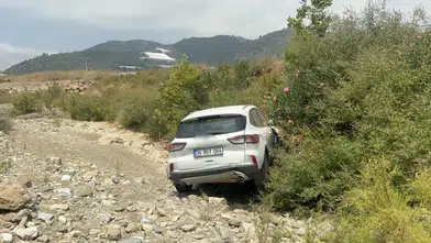Gazipaşa'da Otomobil Dereye Uçtu: Sürücü Hastaneye Kaldırıldı!