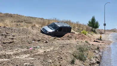 Sultandere Mahallesi'nde Kaza Paniği: Araç Toprak Alanda Durabildi