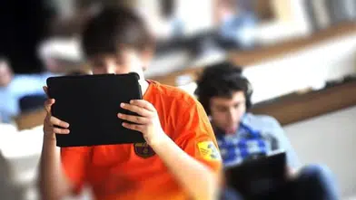 Ekran bağımlılığına karşı yeni segment telefon önerisi