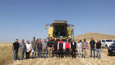 Sivas’ta ilk kez toprakla buluşturulan 5 farklı çeşit buğday hasat edildi