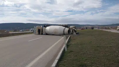 Kütahya'da beton mikserleri birbirine girdi! Ortalık savaş alanına döndü