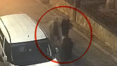 Sokakta yürüyen kadına kapkaç: 25 bin liralık zincir gitti