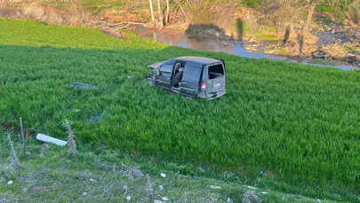Adıyaman Gölbaşı’nda hafif ticari araç şarampole yuvarlandı