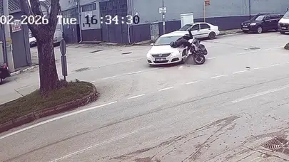 Bursa’da dehşet anları! Motosiklet sürücüsü metrelerce savruldu