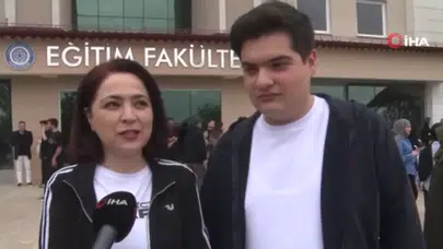 Sivas’ta 47 Yaşındaki Anne ile 18 Yaşındaki Oğlu YKS Heyecanını Birlikte Yaşadı