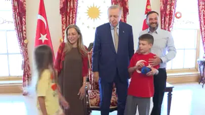 Cumhurbaşkanı Erdoğan, “Cake Not Hate” Kampanyasıyla Tanınan Joshua Harris’i Kabul Etti