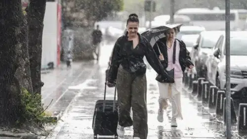 Meteoroloji'den saatli uyardı! Kavurucu sıcaklara ara: Kuvvetli yağış geliyor serinleyeceğiz