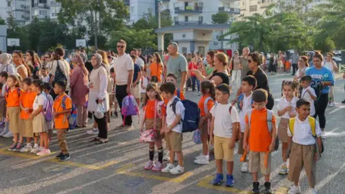 MEB duyurdu: Uyum haftasında memur velilere idari izin kolaylığı