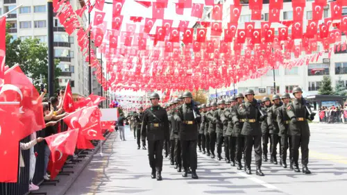 Sivas’ta 30 Ağustos Coşkusu: Güvenlik Güçlerinden Gururlandıran Tören Geçişi