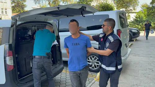 Samsun'da Bıçaklı Saldırı: Boşanmak İsteyen Eşini Bileğinden Yaraladı