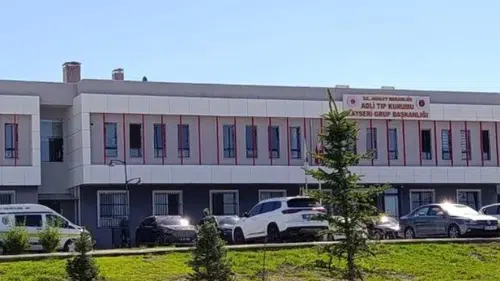 Evinde Bıçaklanan 59 Yaşındaki Şahıs Hayatını Kaybetti