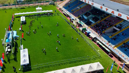 Sivas'ta Karakucak Güreşleri Heyecanı: 400 Sporcu Derece İçin Kıyasıya Mücadele Ediyor