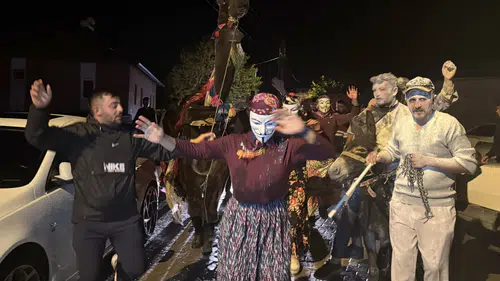 Sivas Altınyayla’da Asırlık Düğün Geleneği: Deve Oyunu Ve Eşeğe Bindirme Adeti Sürüyor
