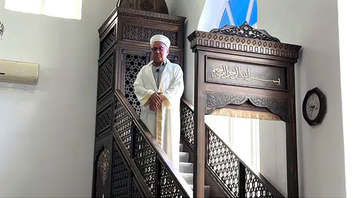44 Yıllık İmamın Duygusal Vedası: Gözyaşlarıyla Helalleşti