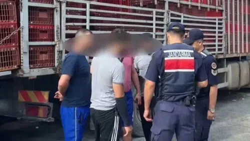 Sivas Dahil 81 İlde Göçmen Kaçakçılığı Operasyonu: 19 Organizatör Yakalandı