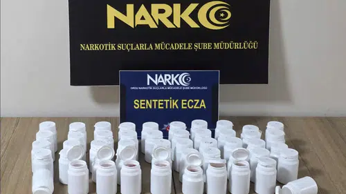 Ordu’da Durdurulan Otomobilden 3 Bin 64 Sentetik Ecza Çıktı