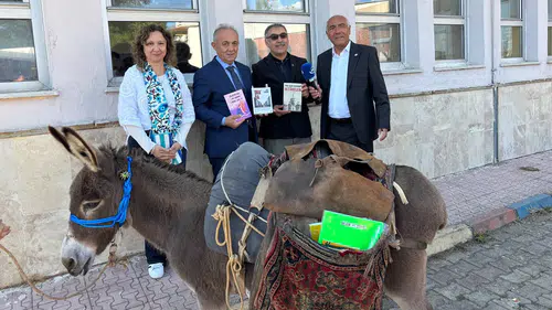 Eşeği Karakaçan İle Köy Köy Gezerek Eğitime Hayat Verdi