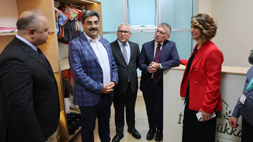 Sivas Numune Hastanesi'nde Yatan Hastalara Ücretsiz İyilik Dükkanı