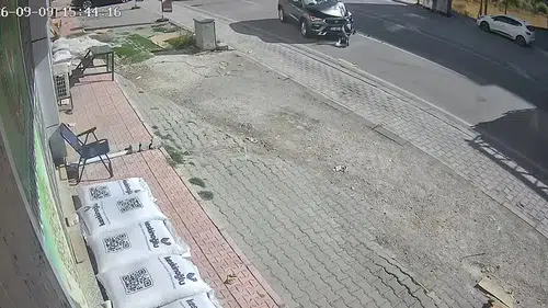 Karakoçan'da Aynı Kavşakta Bir Gün Arayla İki Kaza! O Anlar Kamerada