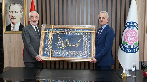 Bakan Uraloğlu Açıkladı: Milli Elektrikli Tren Yola Çıkıyor