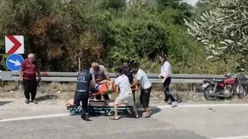 Kontrolden Çıkan Motosiklet Bariyere Çarptı: 2 Kişi Yaralandı