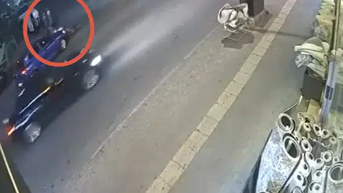 Bursa Yıldırım’da Trafik Kazası: Otomobille Çarpışan Motokurye Yaralandı