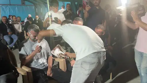 Sivas’ta Düğünde Renkli Gelenek: Damadın Yakınlarına ‘Tıraş Cezası’