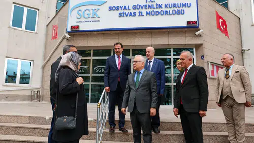 Sivas Valisi Şimşek’ten SGK İl Müdürlüğüne Ziyaret