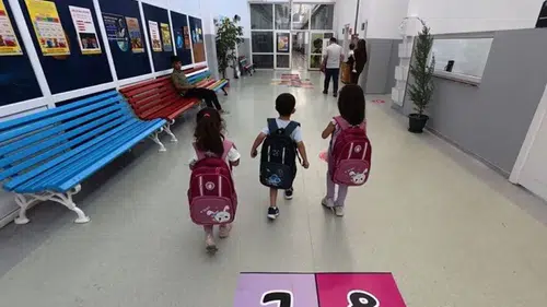 Ağır Okul Çantaları Çocukların Duruşunu Tehdit Ediyor