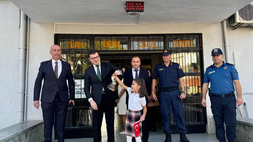 Bozdoğan’da İlk Ders Zili Çaldı: Kaymakam Sözen Fatih İlkokulu’nda Öğrencilerle Buluştu!