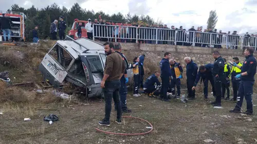 Suşehri’nde Takla Atan Araçta 5 Kişi Yaralandı