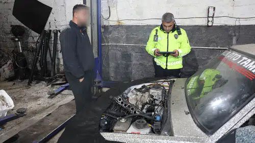 Polisi Kandırmak İsteyen Drift Sürücüsünü Radyatör Yaktı