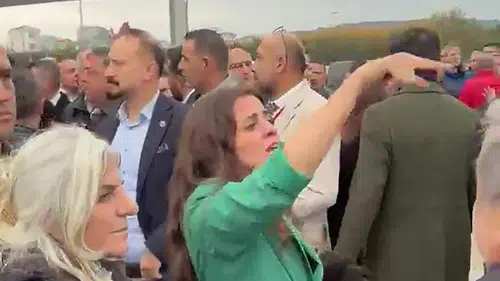 İstanbul'daki Sivas Günleri'nde Kürsü Gerginliği: Alanı Terk Ettiler