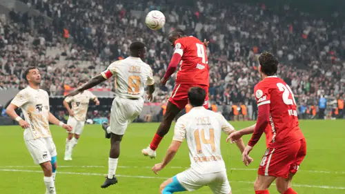 Beşiktaş Başakşehir Engelini Aştı: Junior Olaitan'dan Kritik Gol