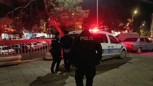 Annesini Bıçakla Rehin Alan Şüpheli Gözaltına Alındı